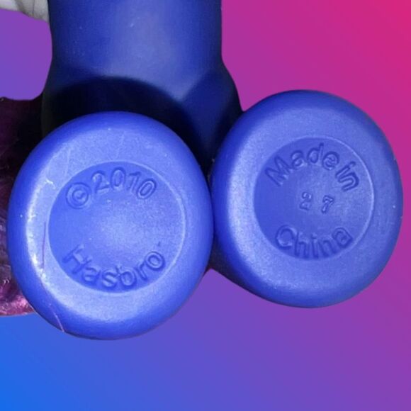 My Little Pony Rarity Figure Wearing Mask 2010 MLP - Picture 4 of 4